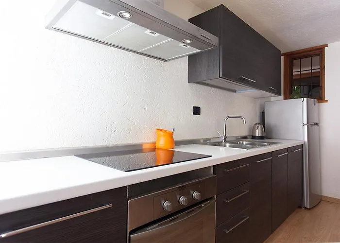 Les Quartier Appartaments 발그리센체